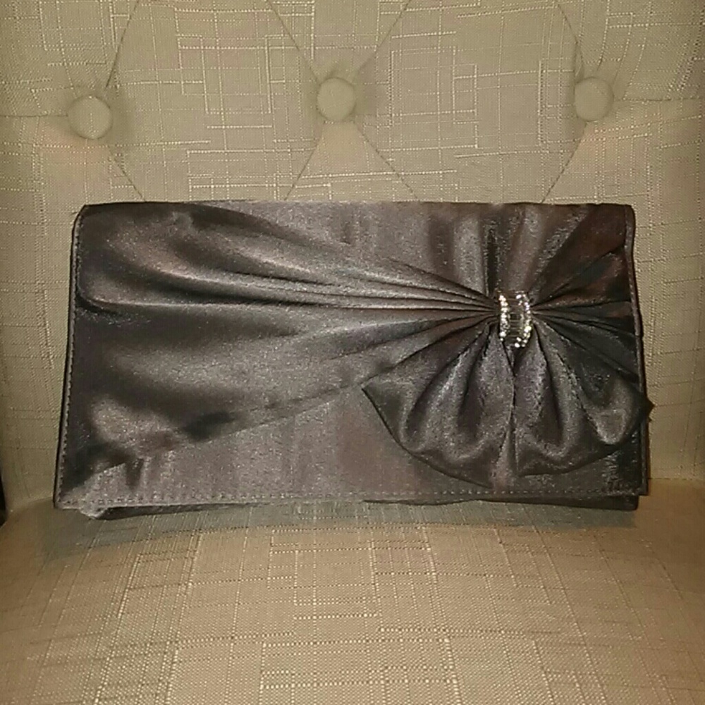 Silver clutch